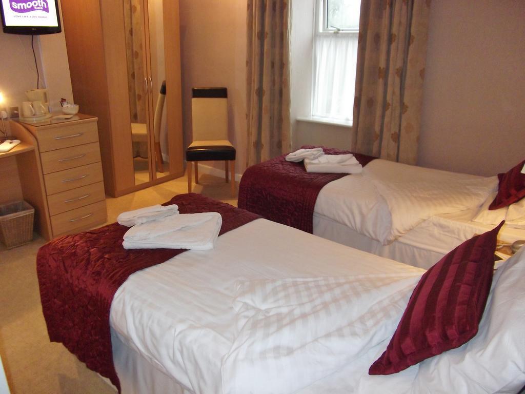 Ashburnham Hotel Pembrey Habitación foto